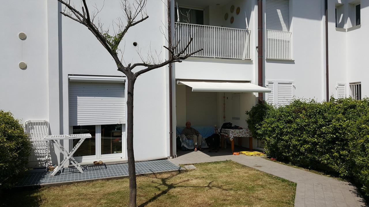 Condominio Vite Misano Adriatico Exterior foto